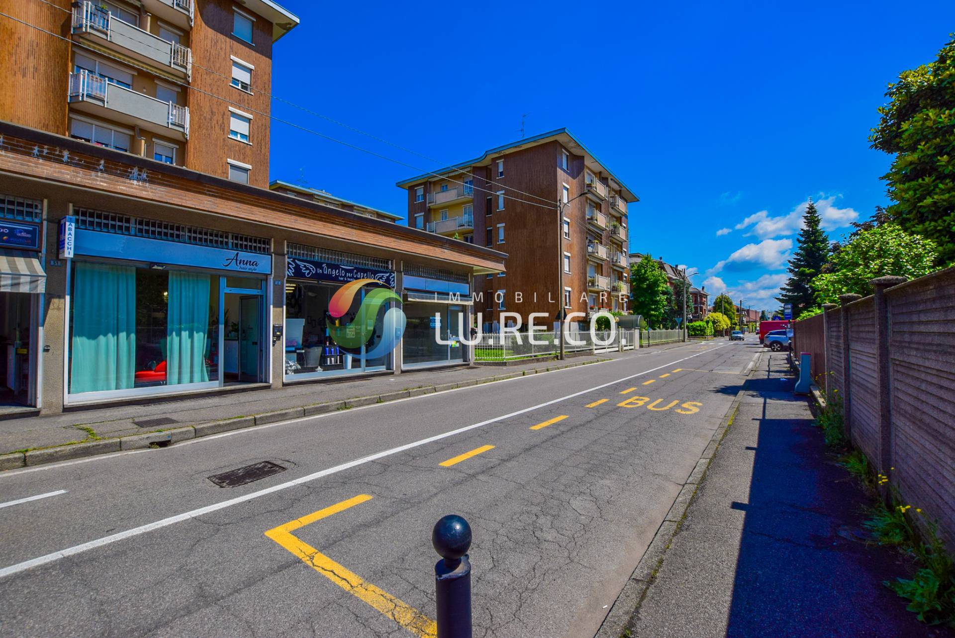 Locale commerciale in vendita a Muggi