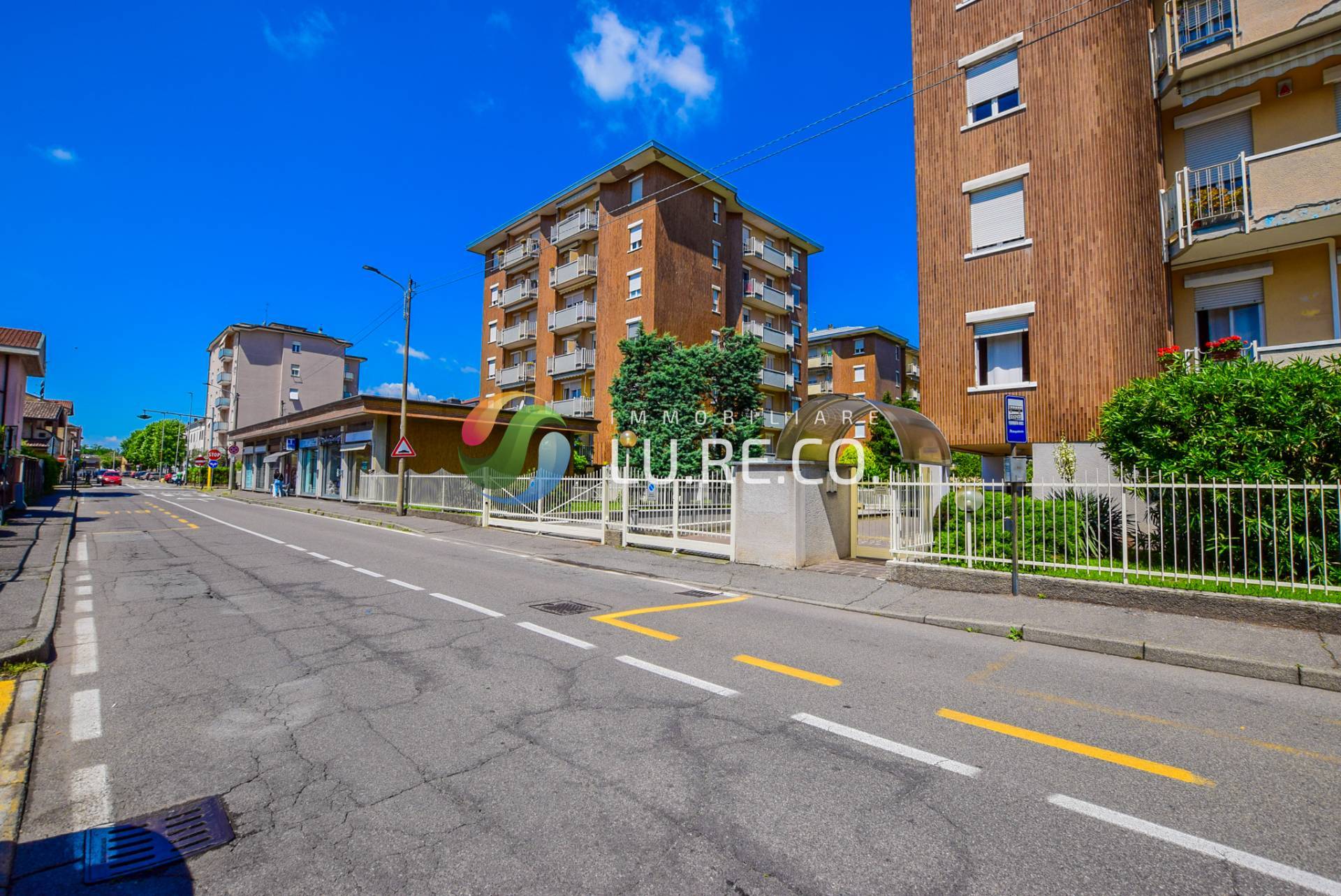 Locale commerciale in vendita a Muggi