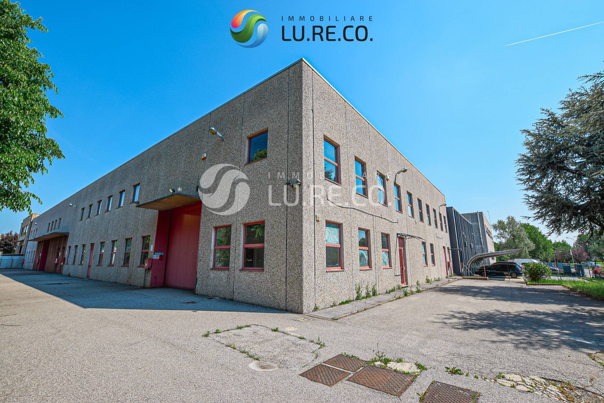 Capannone in vendita a Biassono