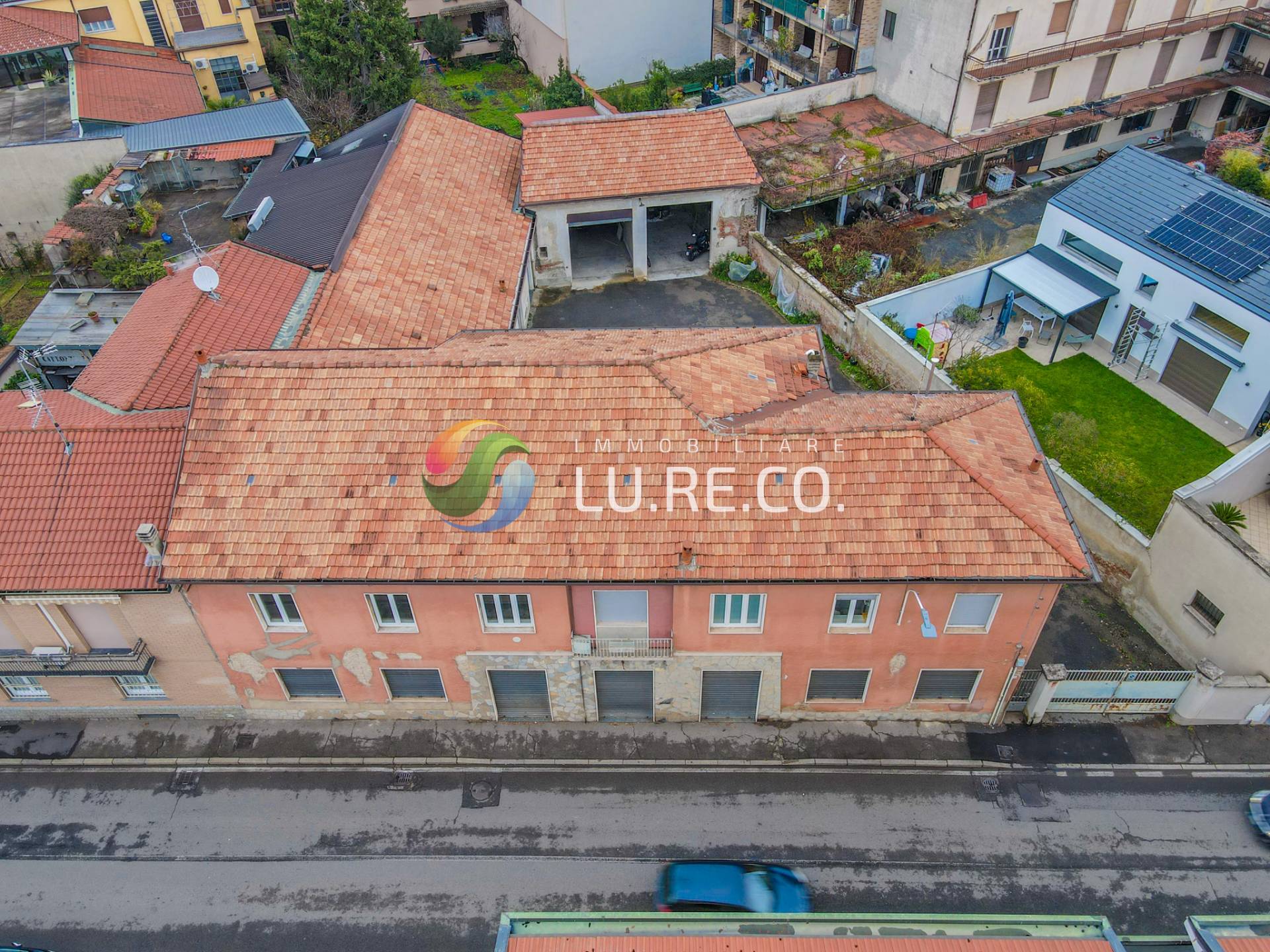 Locale commerciale in vendita a Seregno