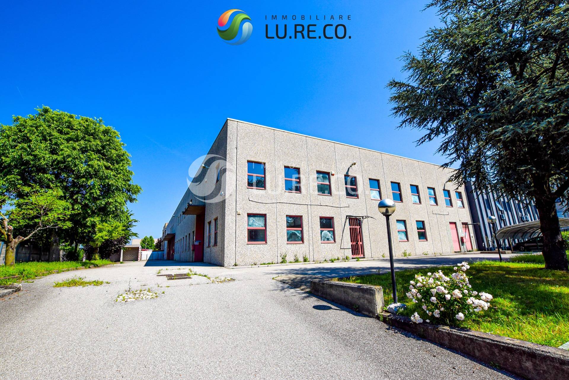 Capannone in vendita a Biassono