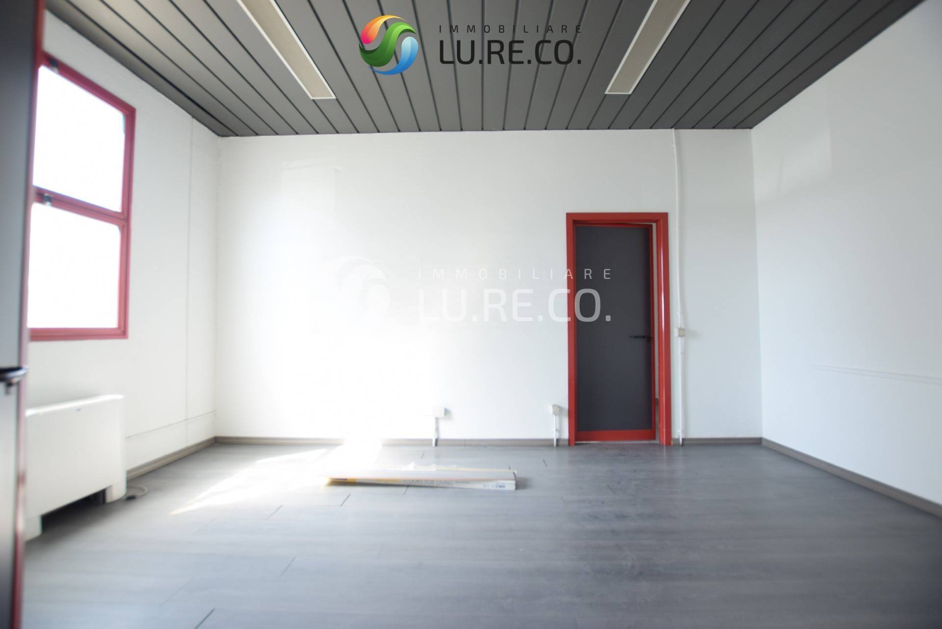 Capannone in vendita a Biassono