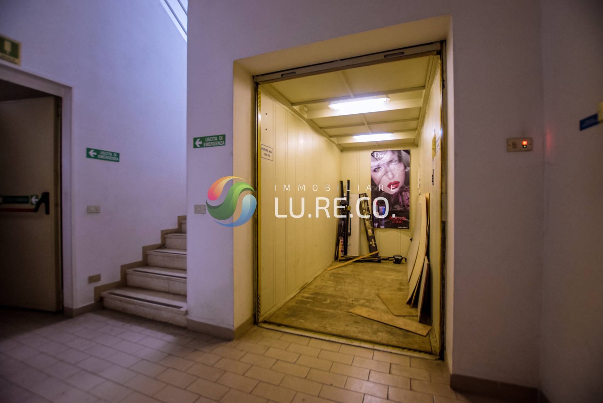 Capannone in vendita a Seregno