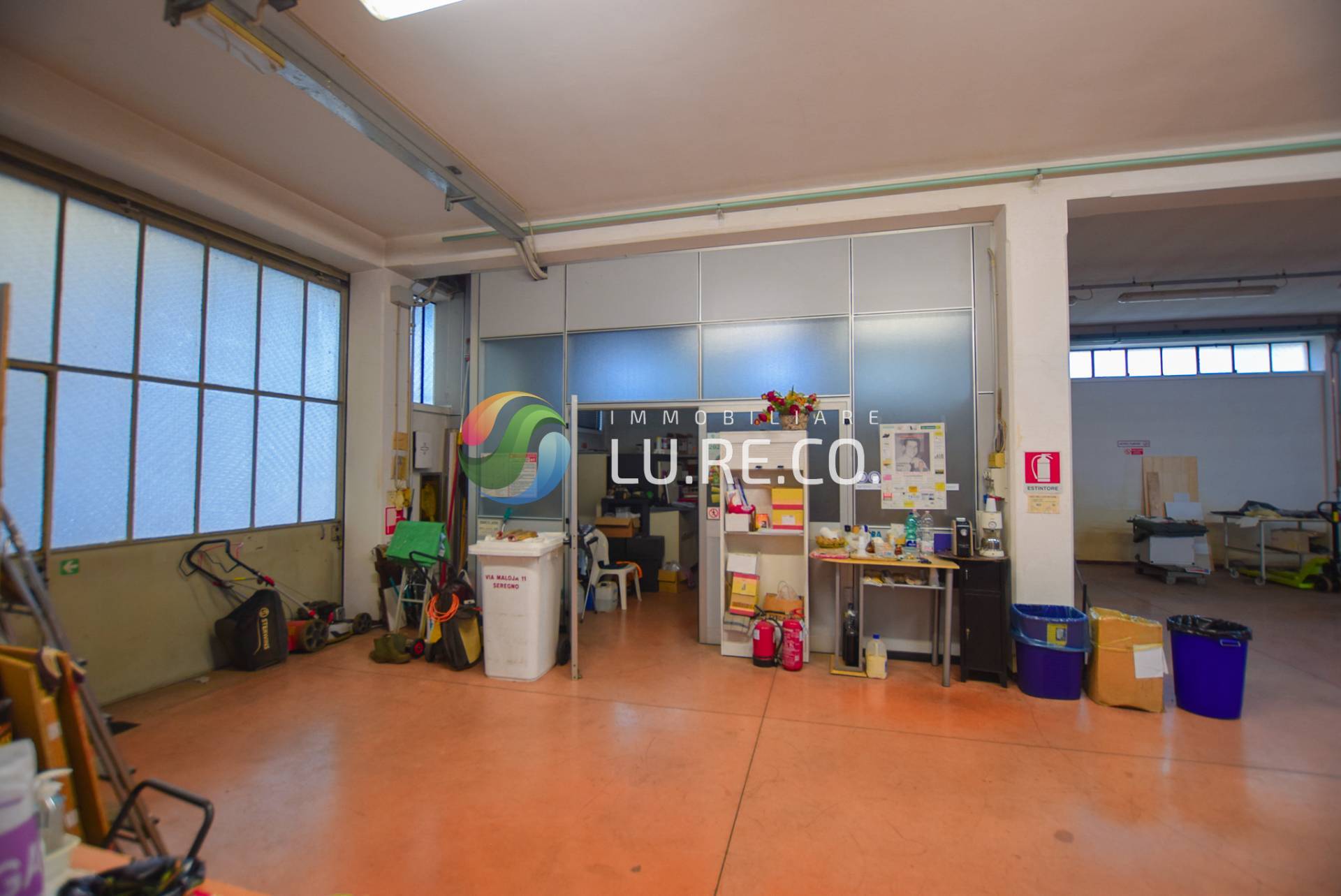 Capannone in vendita a Seregno