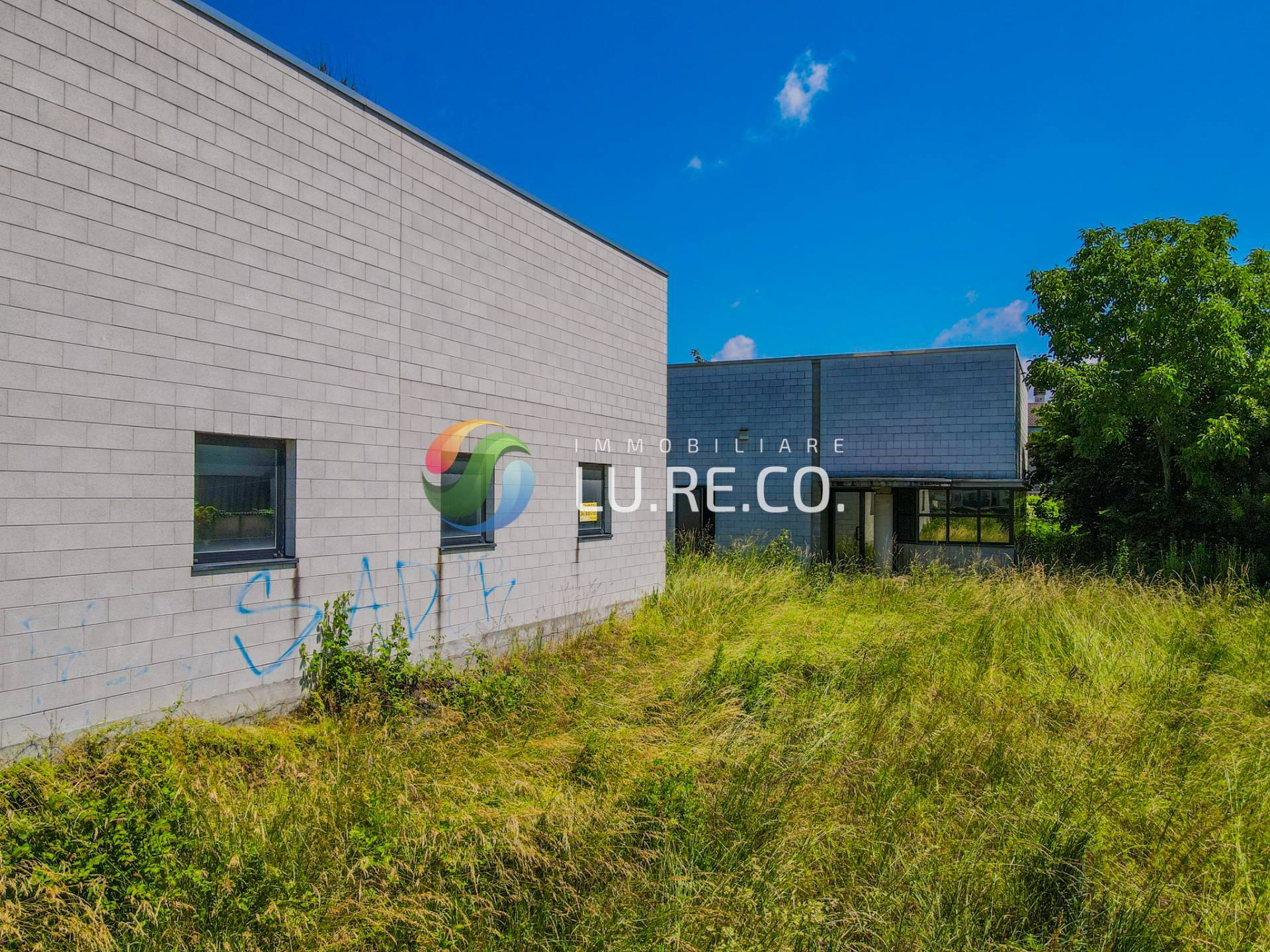 Capannone in vendita a Sovico