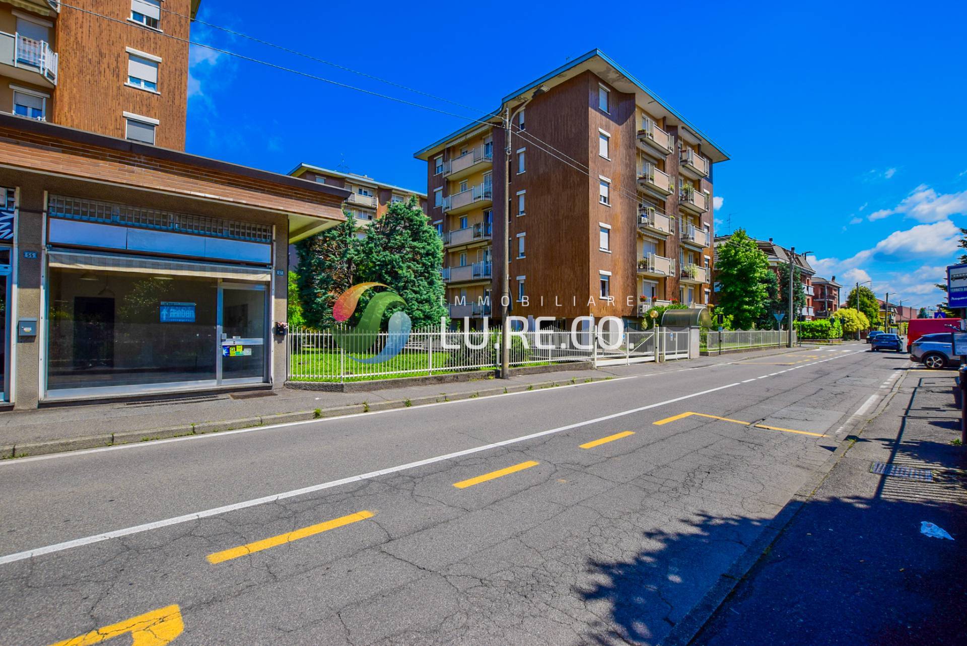 Locale commerciale in vendita a Muggi