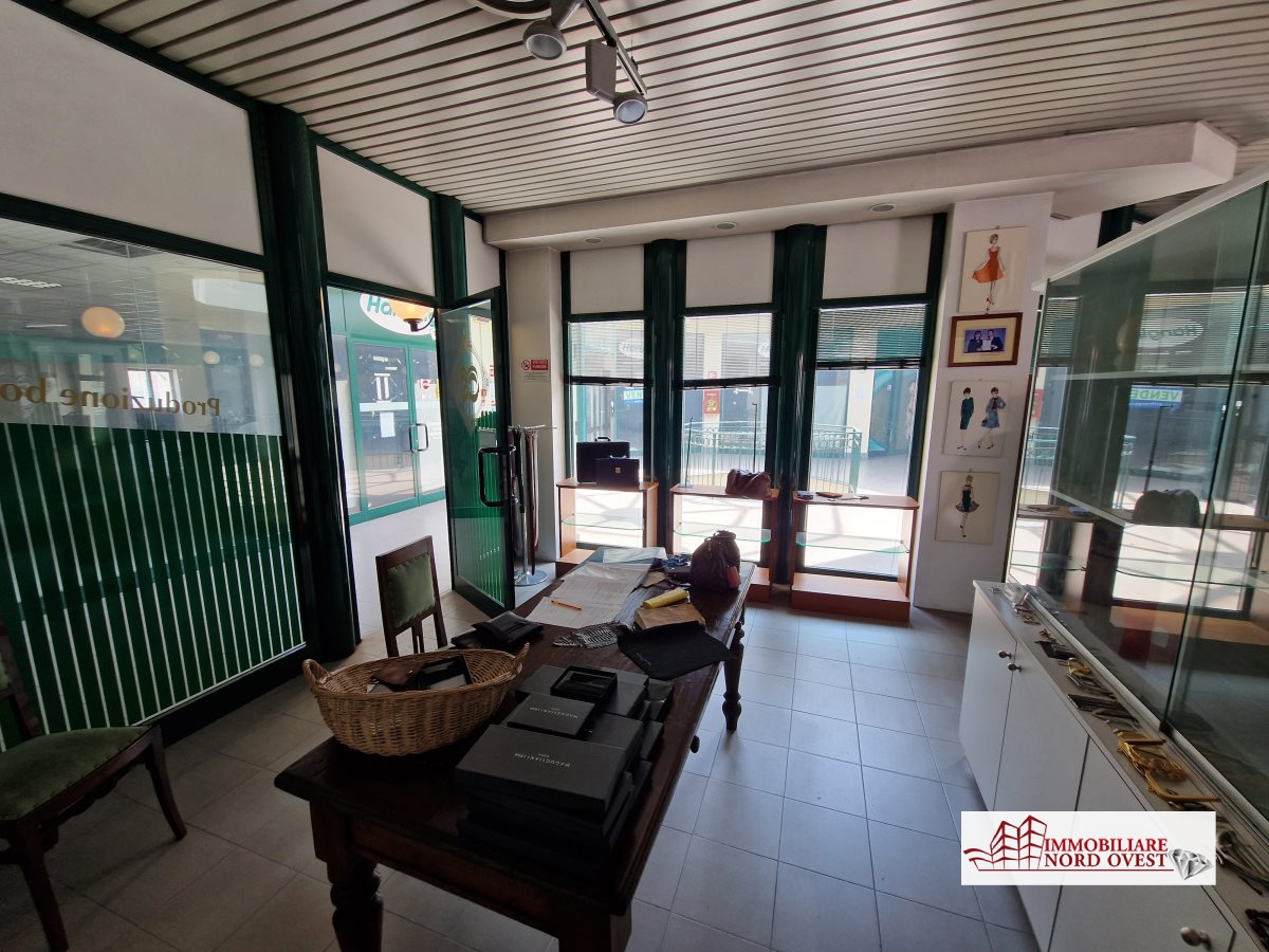 Locale commerciale in vendita a Corbetta
