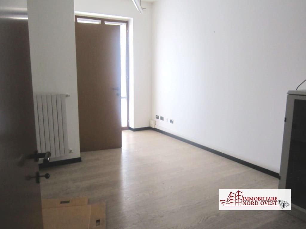 Ufficio in affitto a Arluno