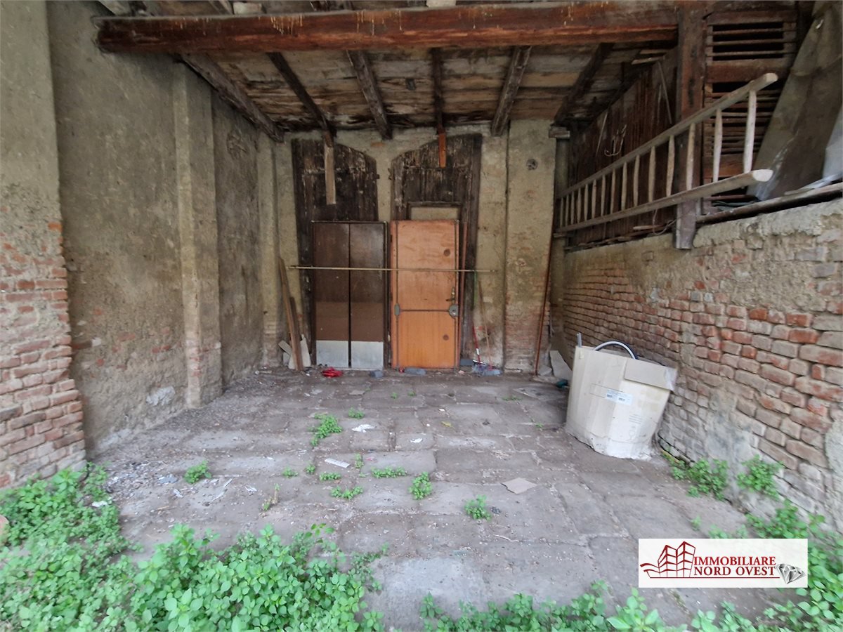 Magazzino in vendita a Cornaredo