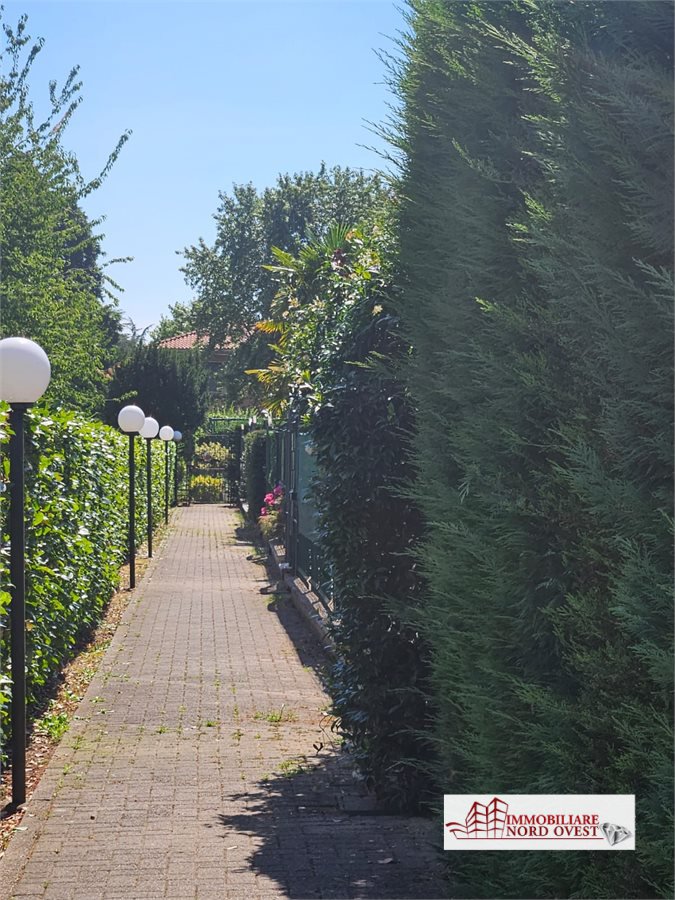 Villa in vendita a Bernate Ticino