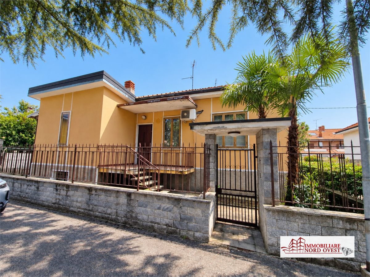 Casa indipendente in vendita a Bareggio