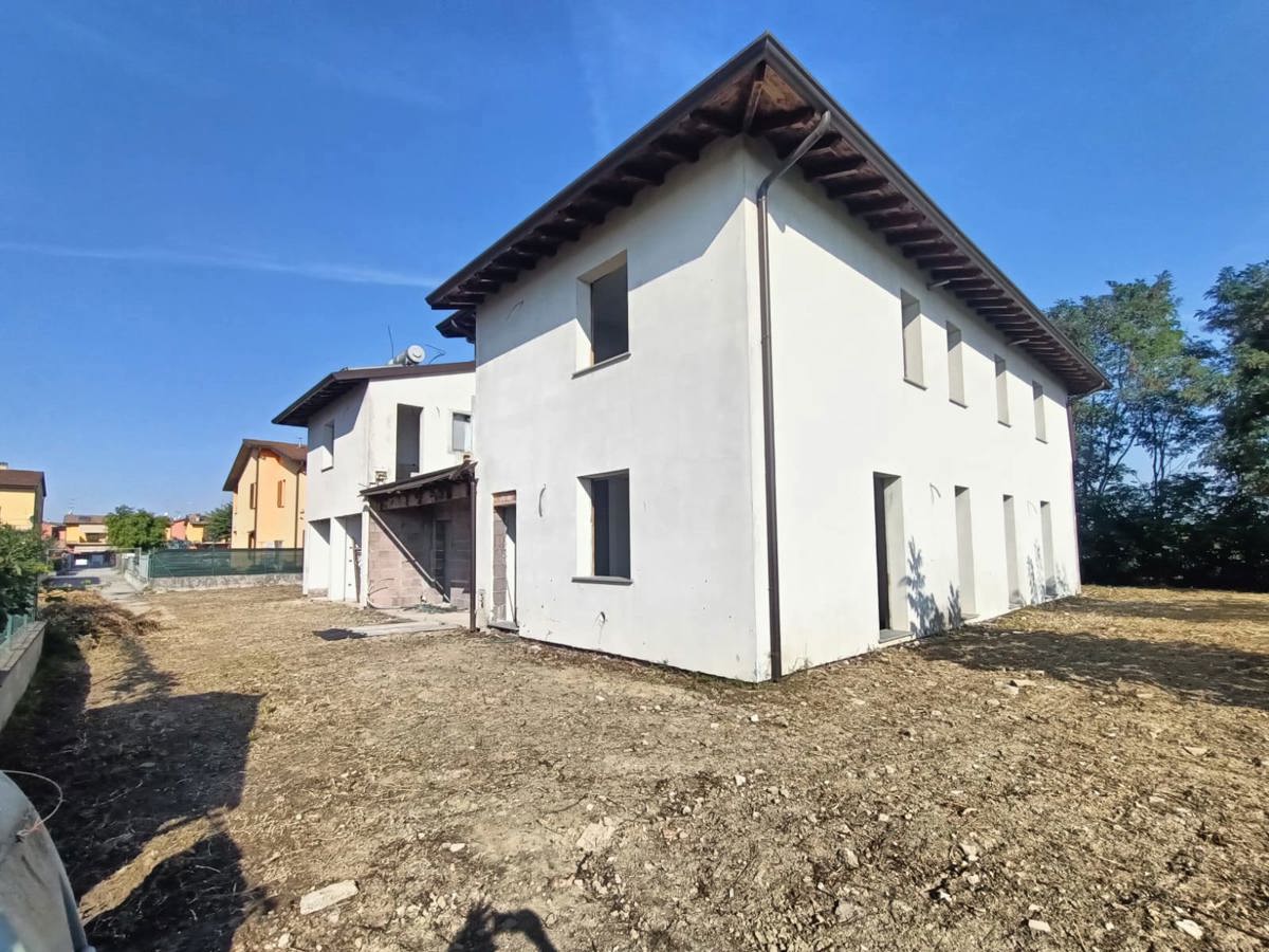 Casa indipendente da ristrutturare a Stagno Lombardo