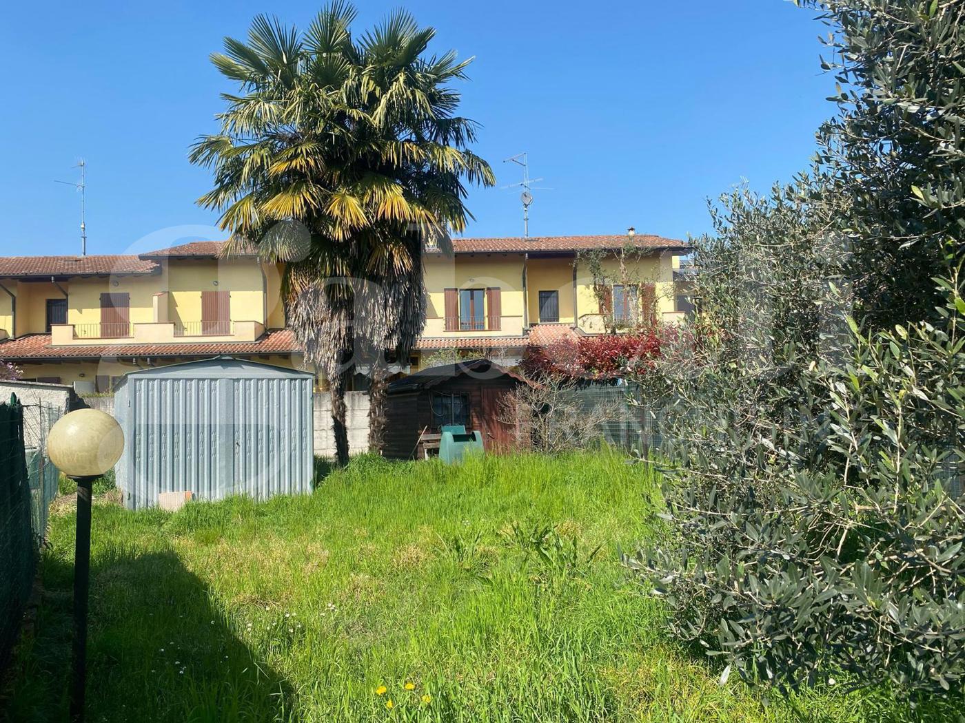 Villa con giardino a Cremona