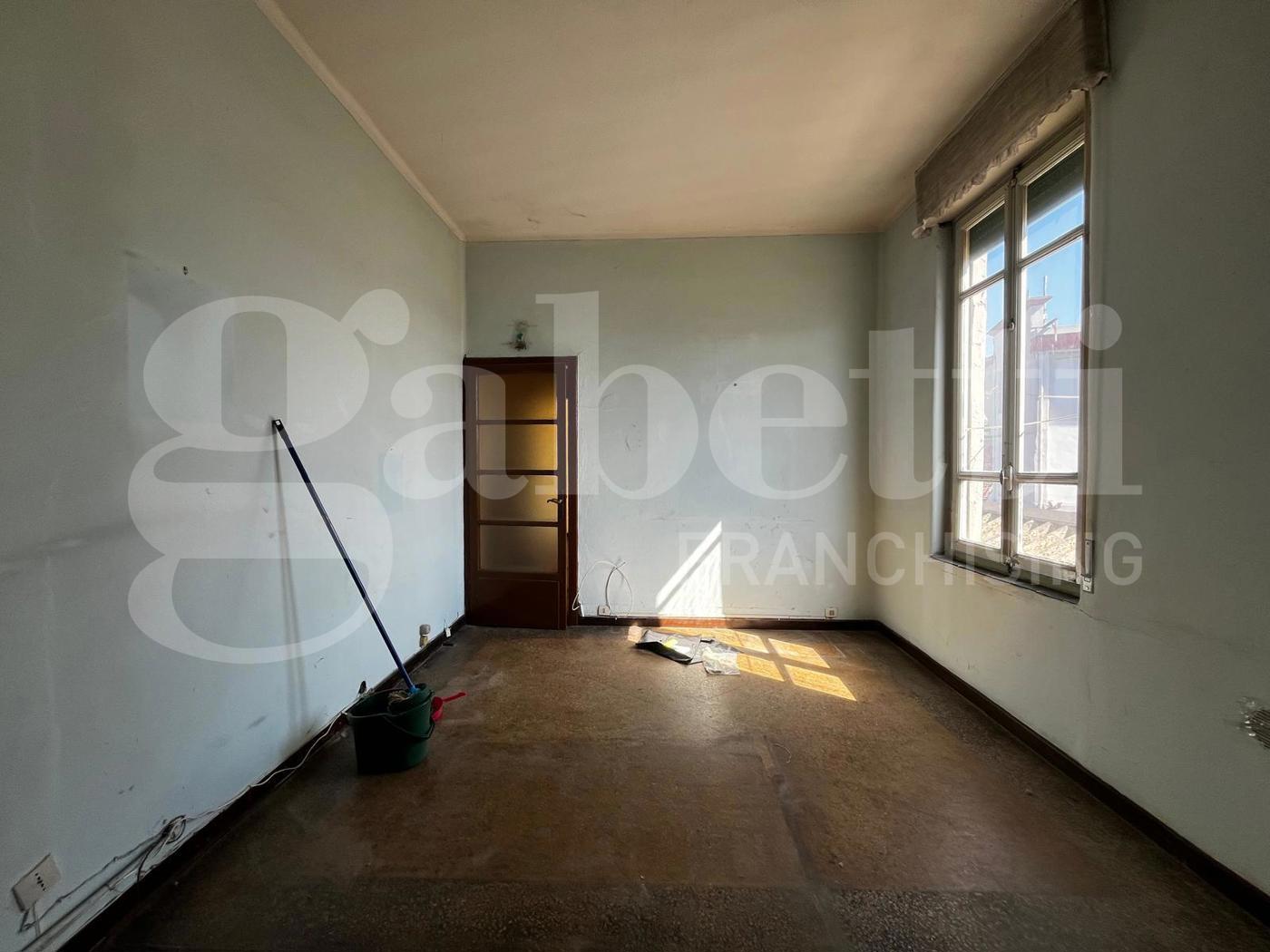 Trilocale da ristrutturare a Cremona