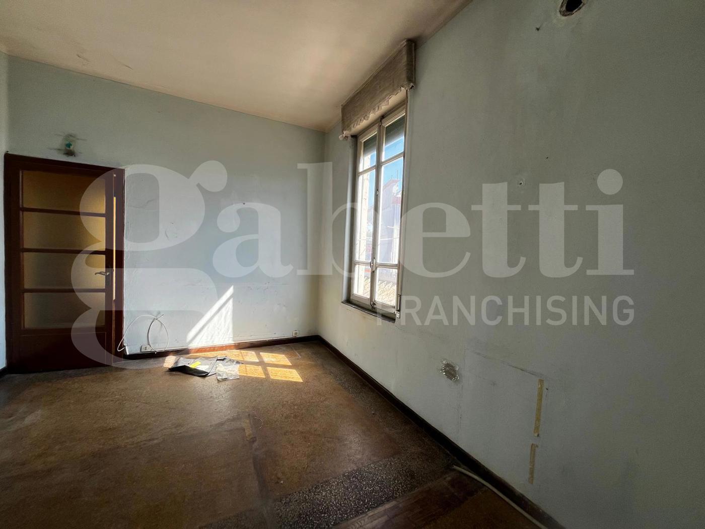 Trilocale da ristrutturare a Cremona