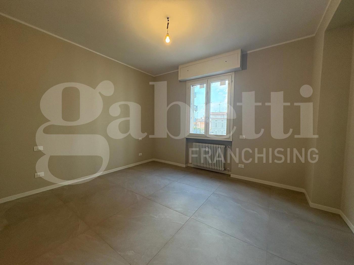 Quadrilocale con box a Cremona