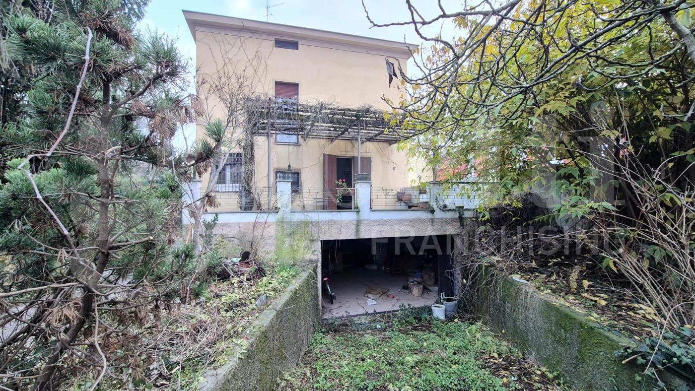 Casa indipendente con giardino a Cremona