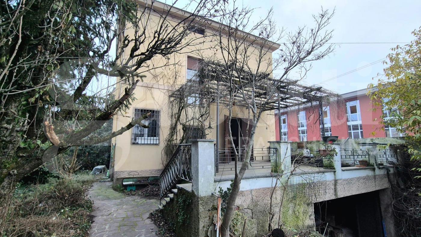 Casa indipendente con giardino a Cremona