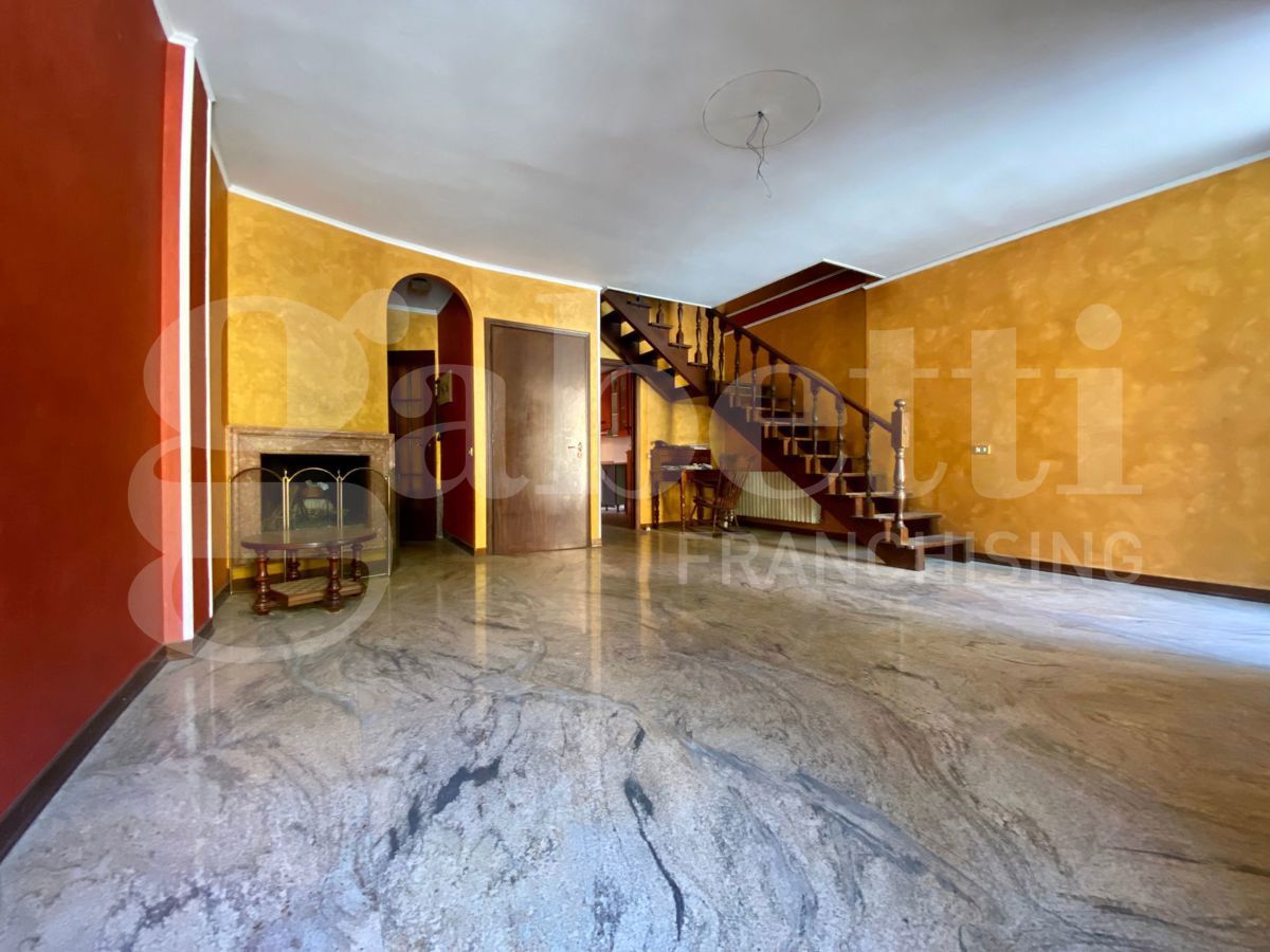 Casa indipendente con giardino a Cremona