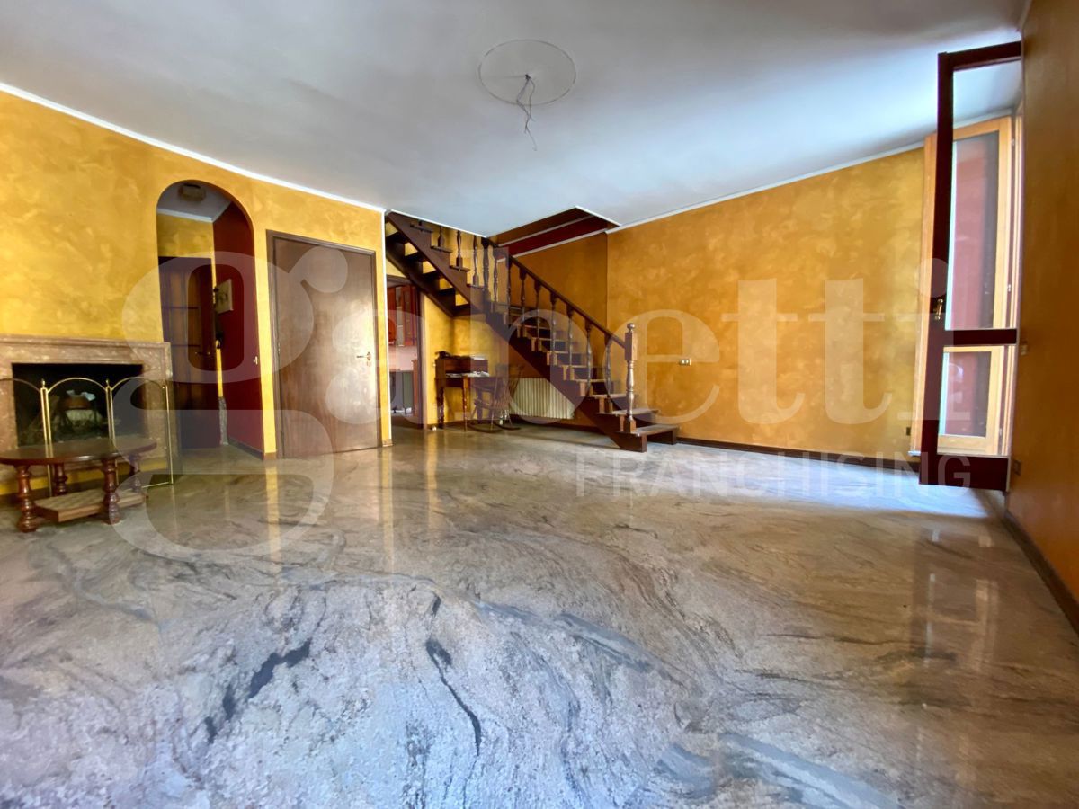 Casa indipendente con giardino a Cremona