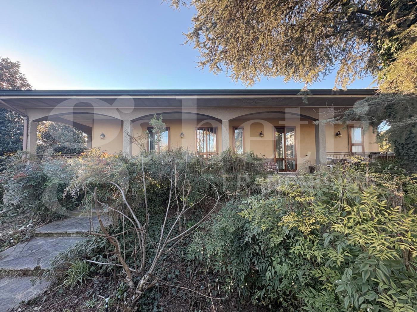 Casa indipendente con giardino a Castelverde