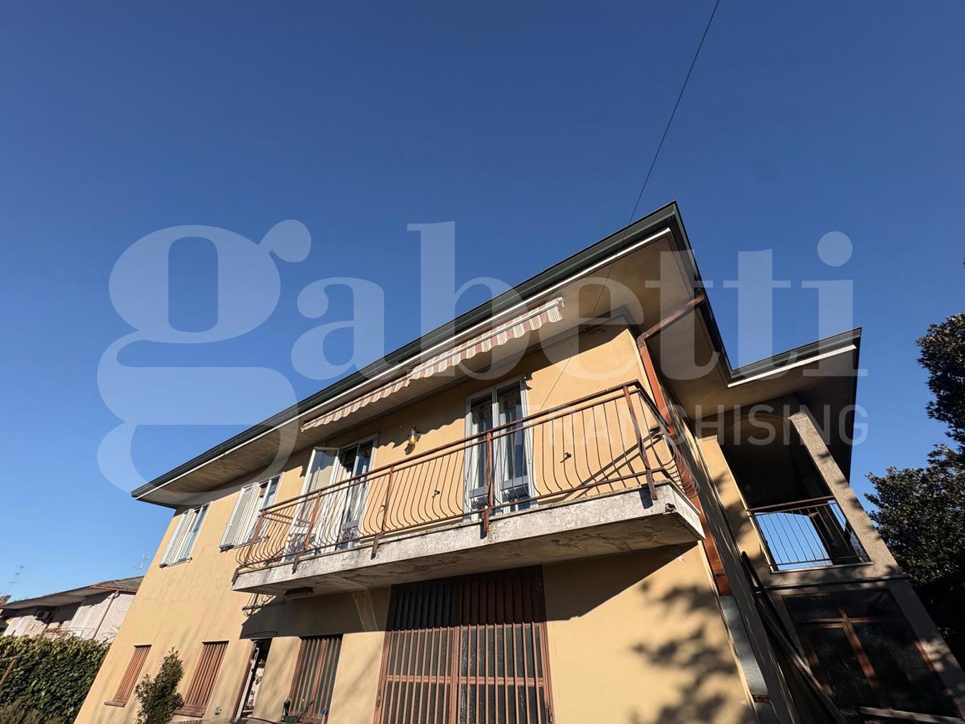 Casa indipendente con giardino a Castelverde