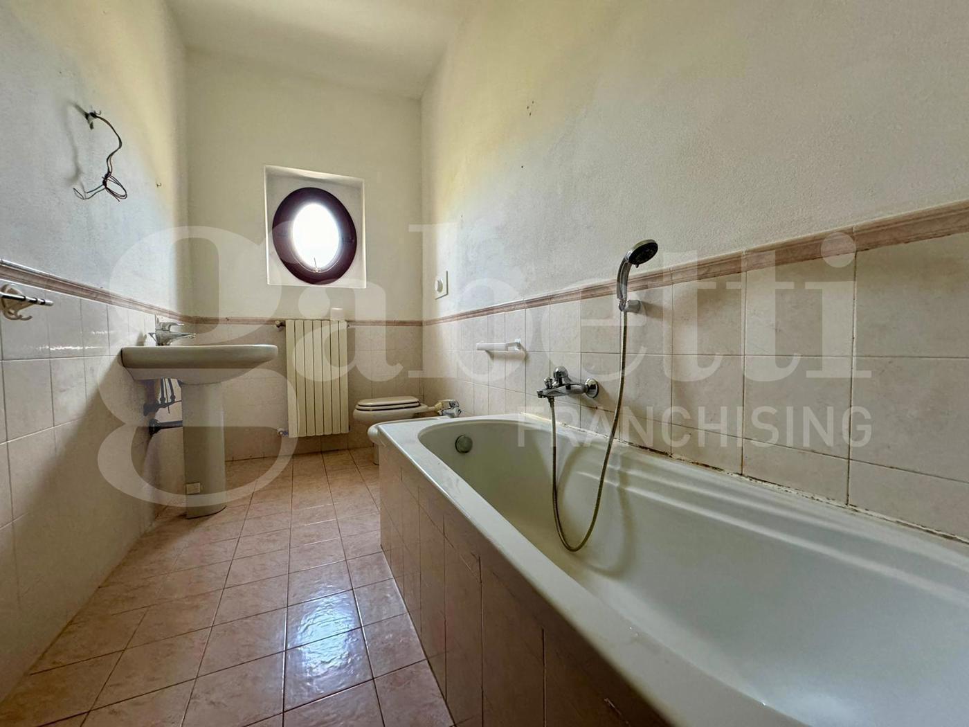 Villa con giardino a Malagnino