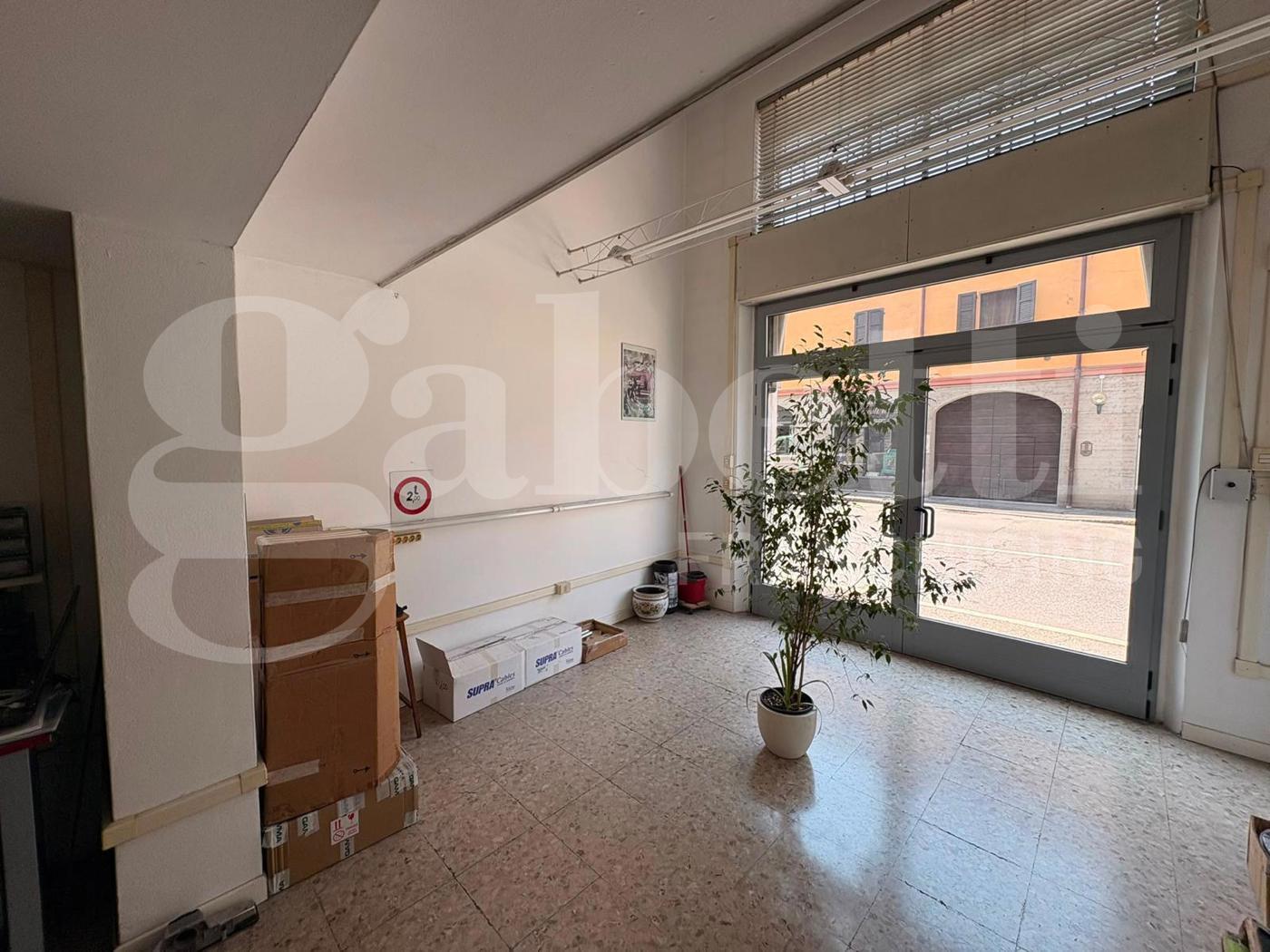 Negozio in vendita a Cremona