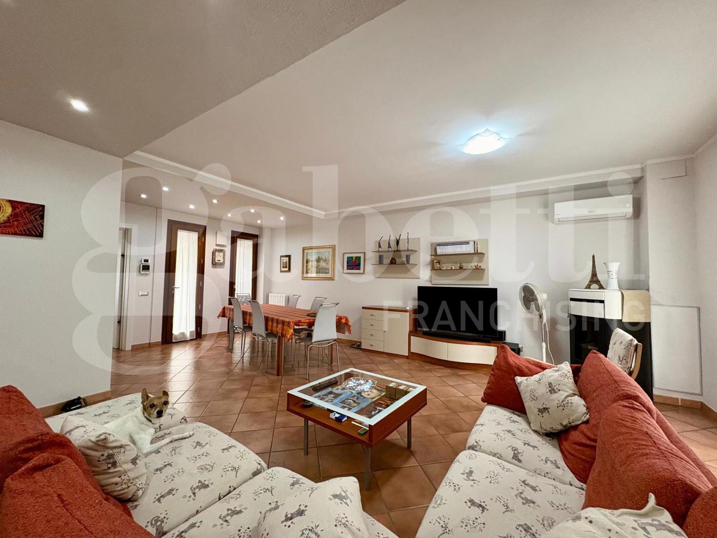 Villa in vendita a Castelvetro Piacentino