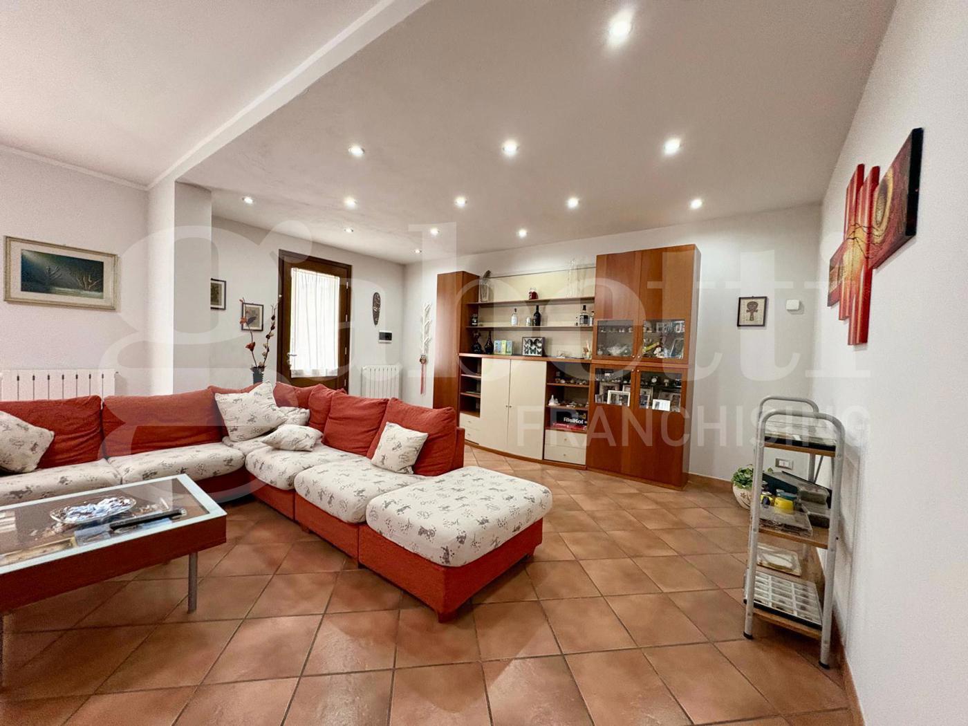 Villa in vendita a Castelvetro Piacentino