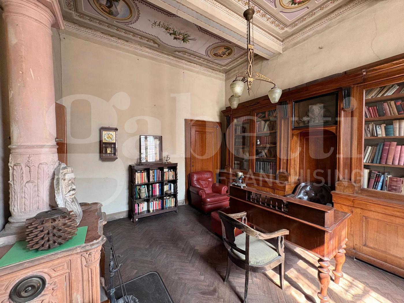 Villa da ristrutturare a Piadena Drizzona