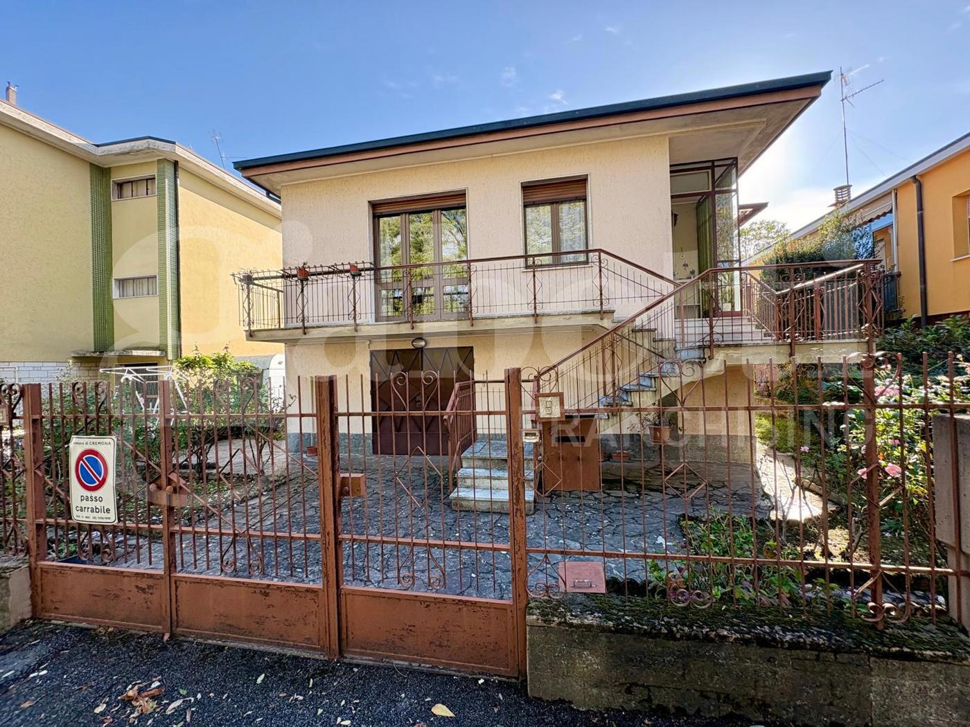 Casa indipendente con giardino a Cremona