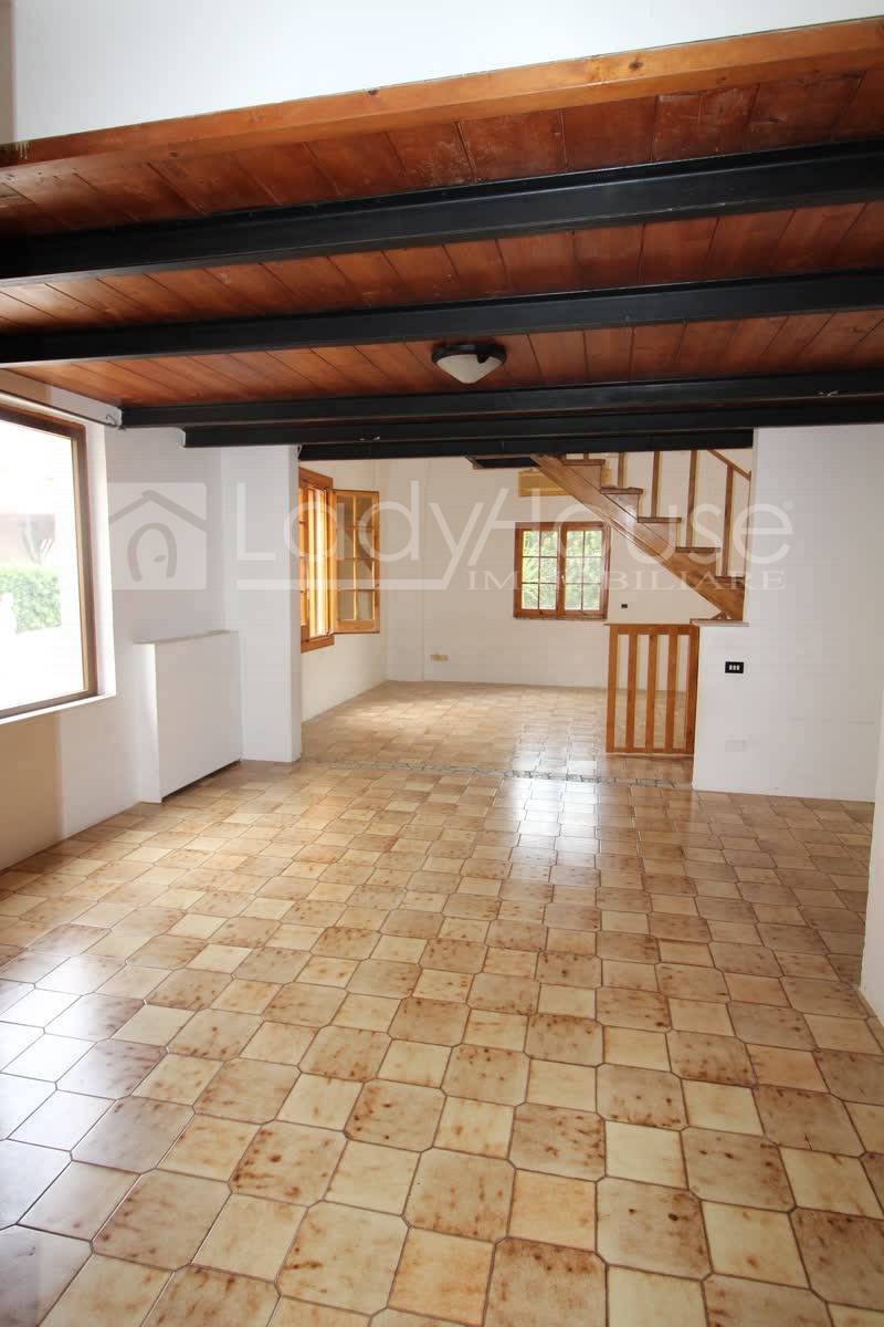 Casa indipendente in vendita a Alezio