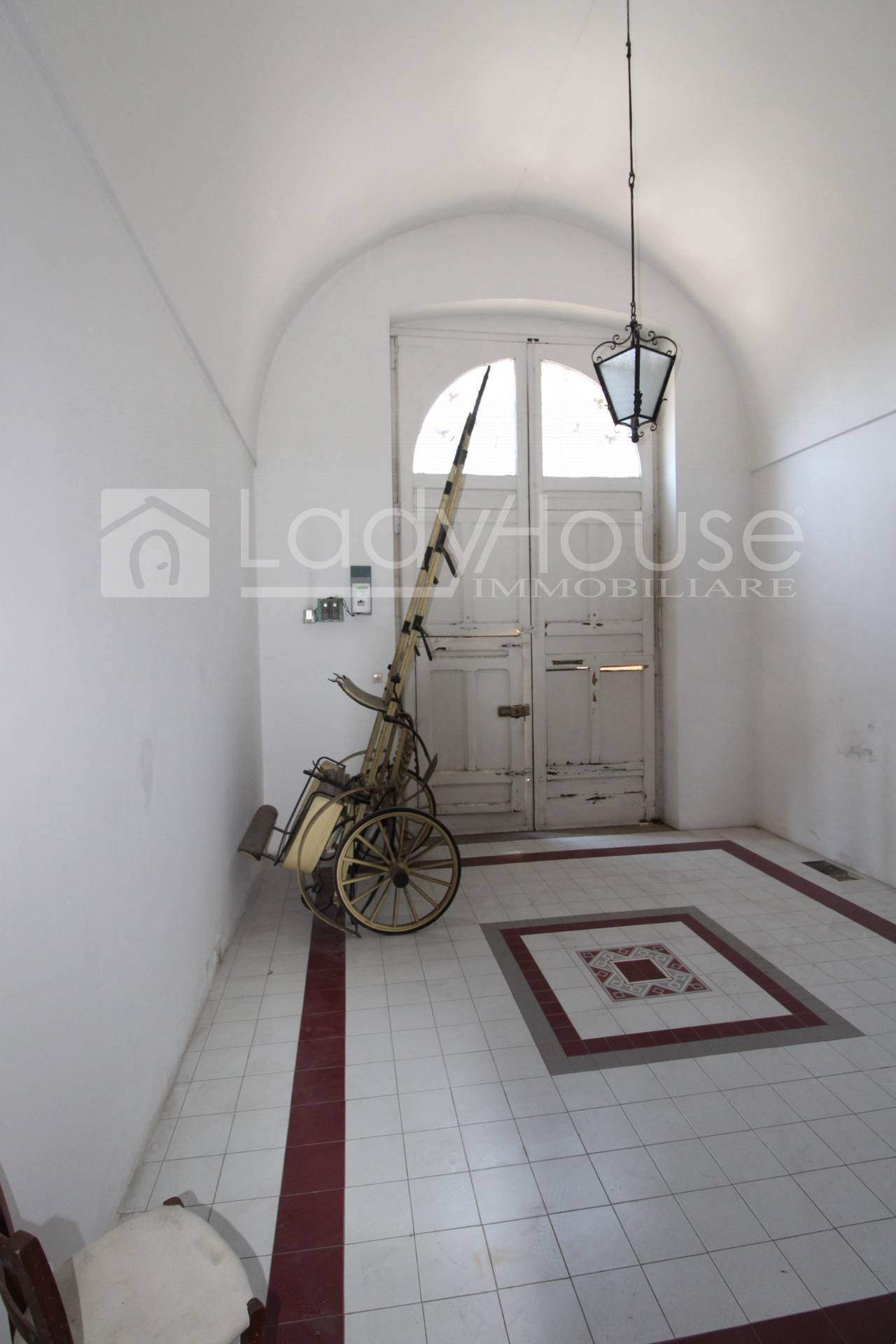 Palazzo in vendita a Matino