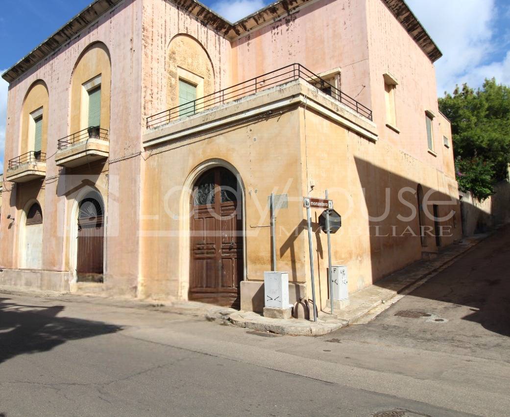 Palazzo in vendita a Matino