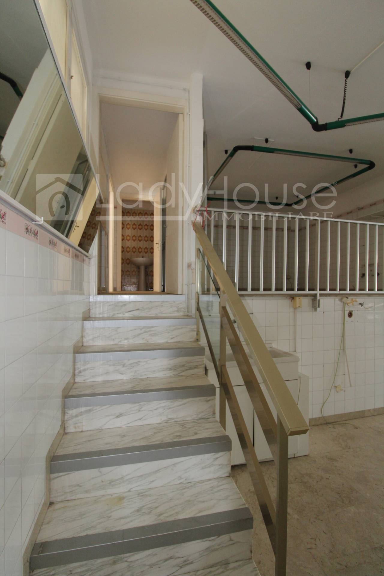 Locale commerciale in vendita a Gallipoli