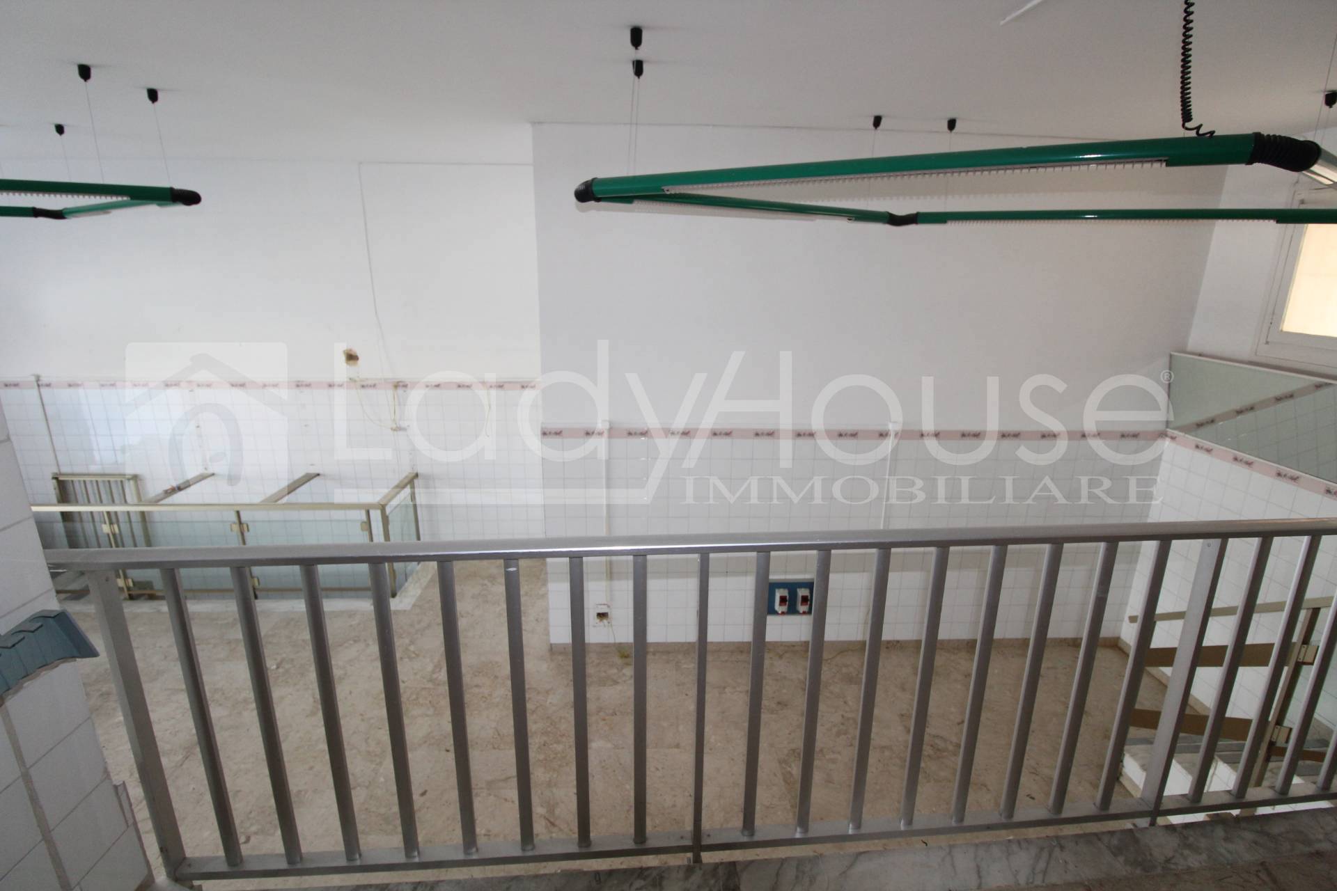 Locale commerciale in vendita a Gallipoli