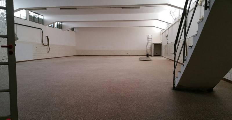 Locale Artigianale in vendita a Parabita