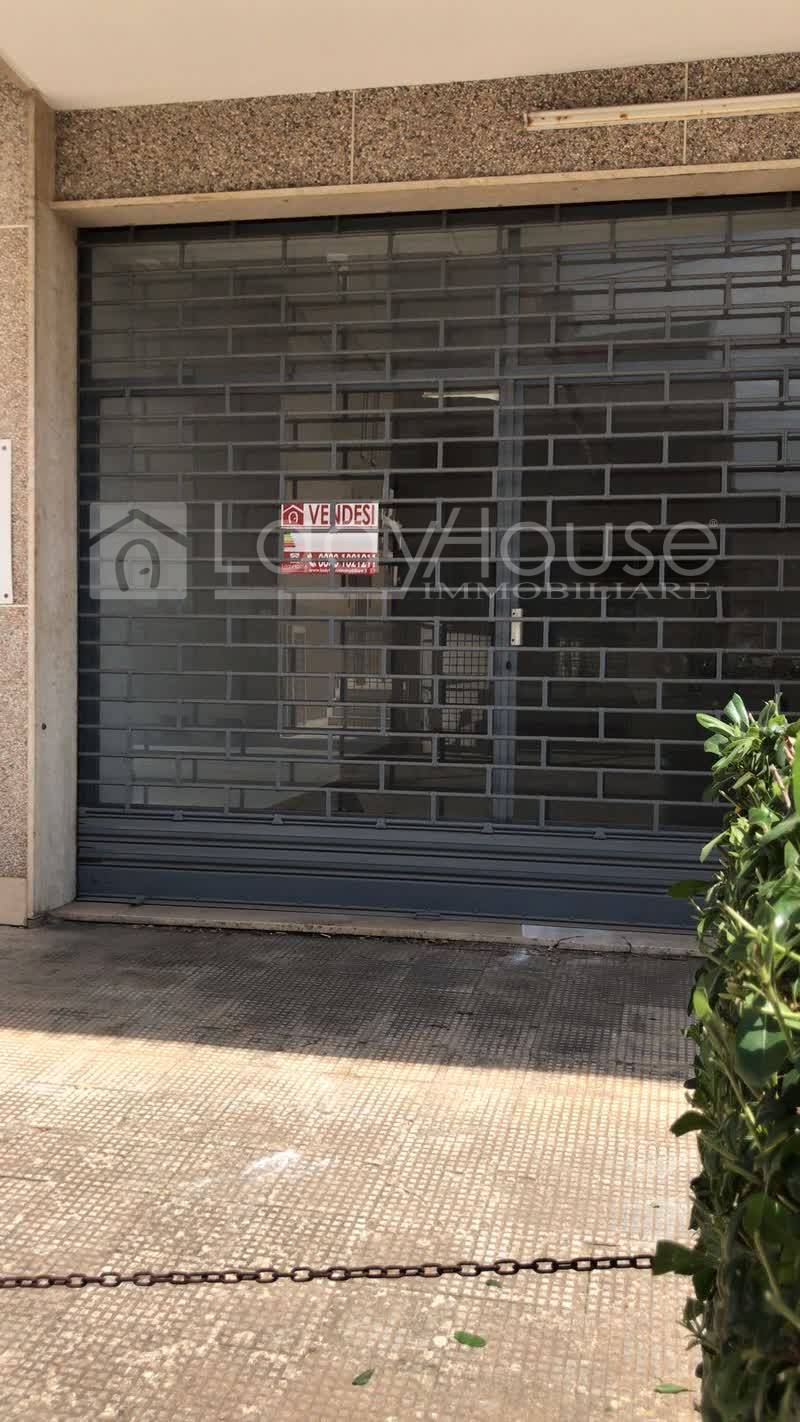 Locale Artigianale in vendita a Parabita