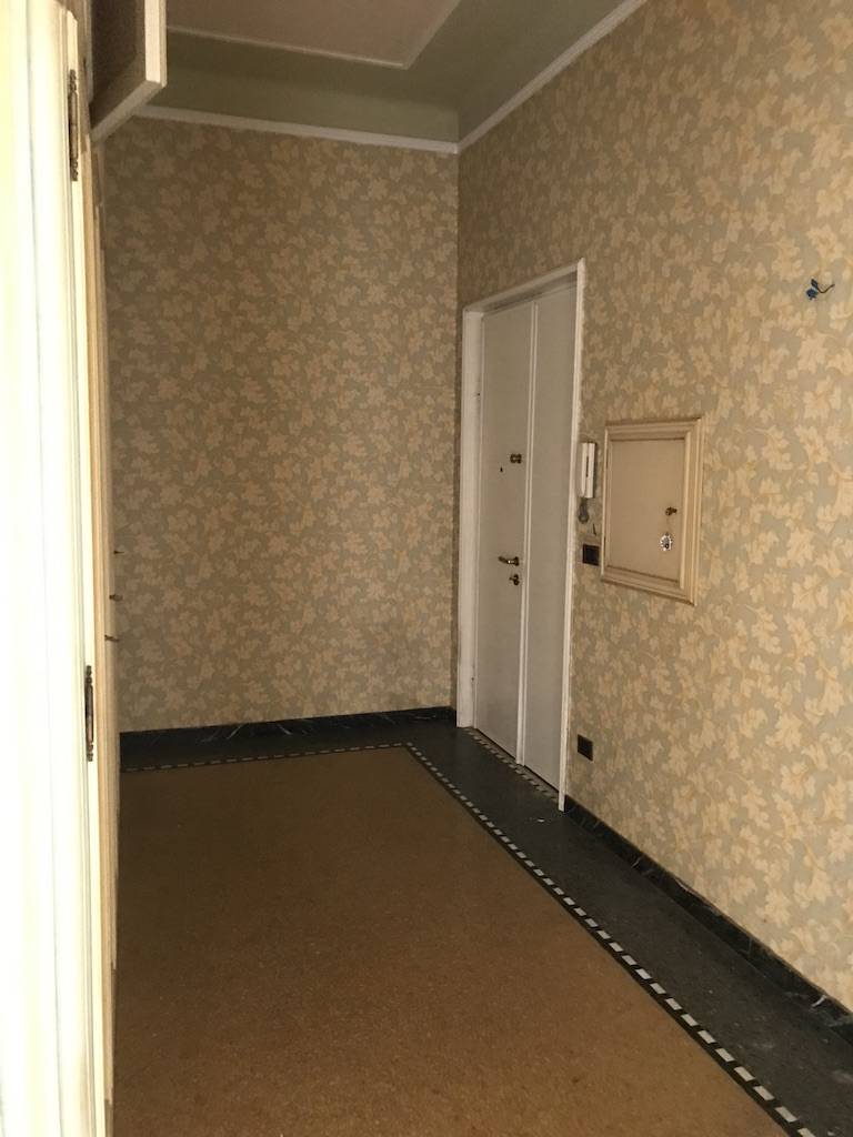 Appartamento in vendita a Savona, Centro