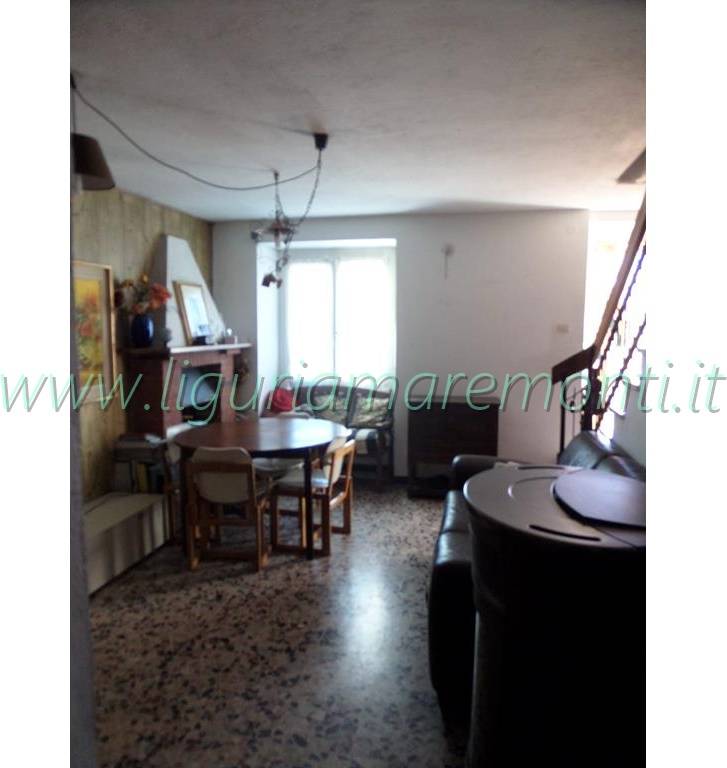 Villette a schiera in vendita a Dego, Piano