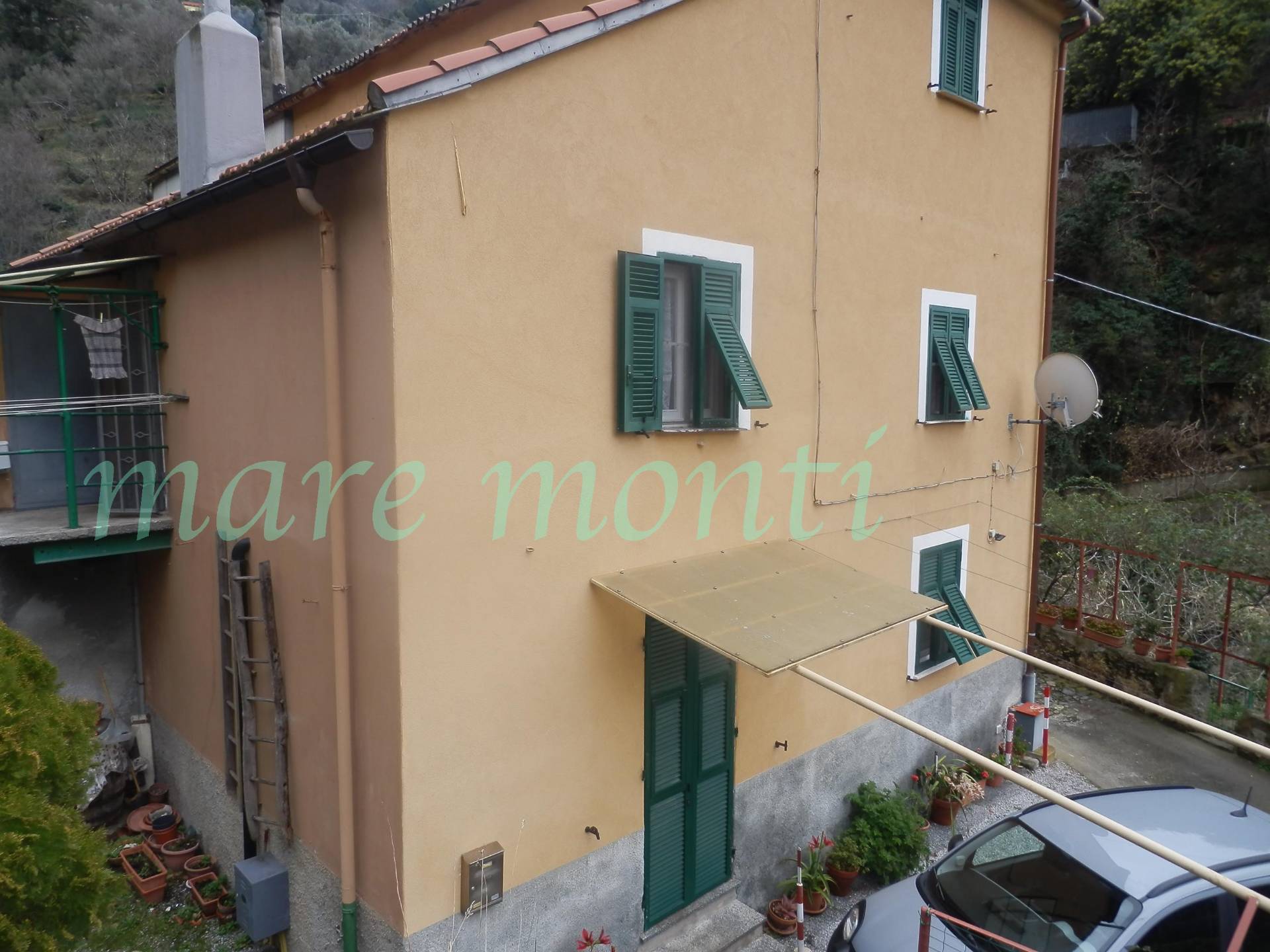 Villette a schiera in vendita a Savona, Lavagnola