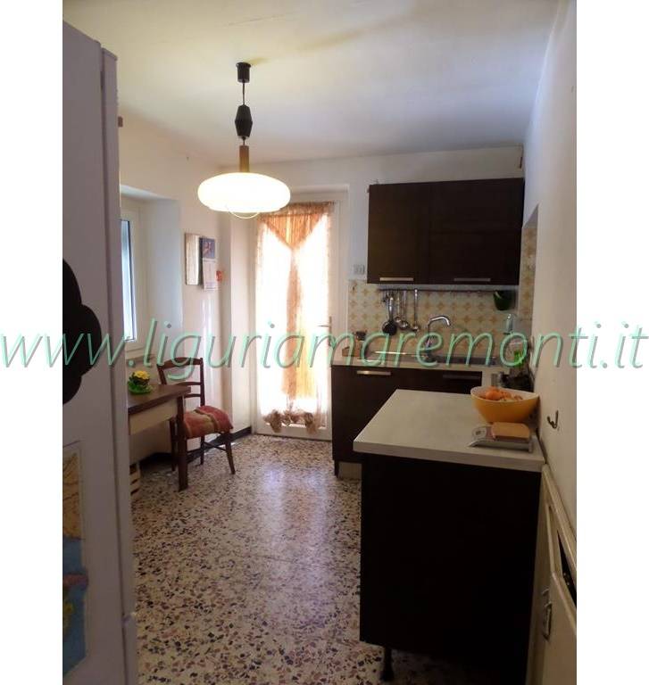 Villette a schiera in vendita a Dego, Piano