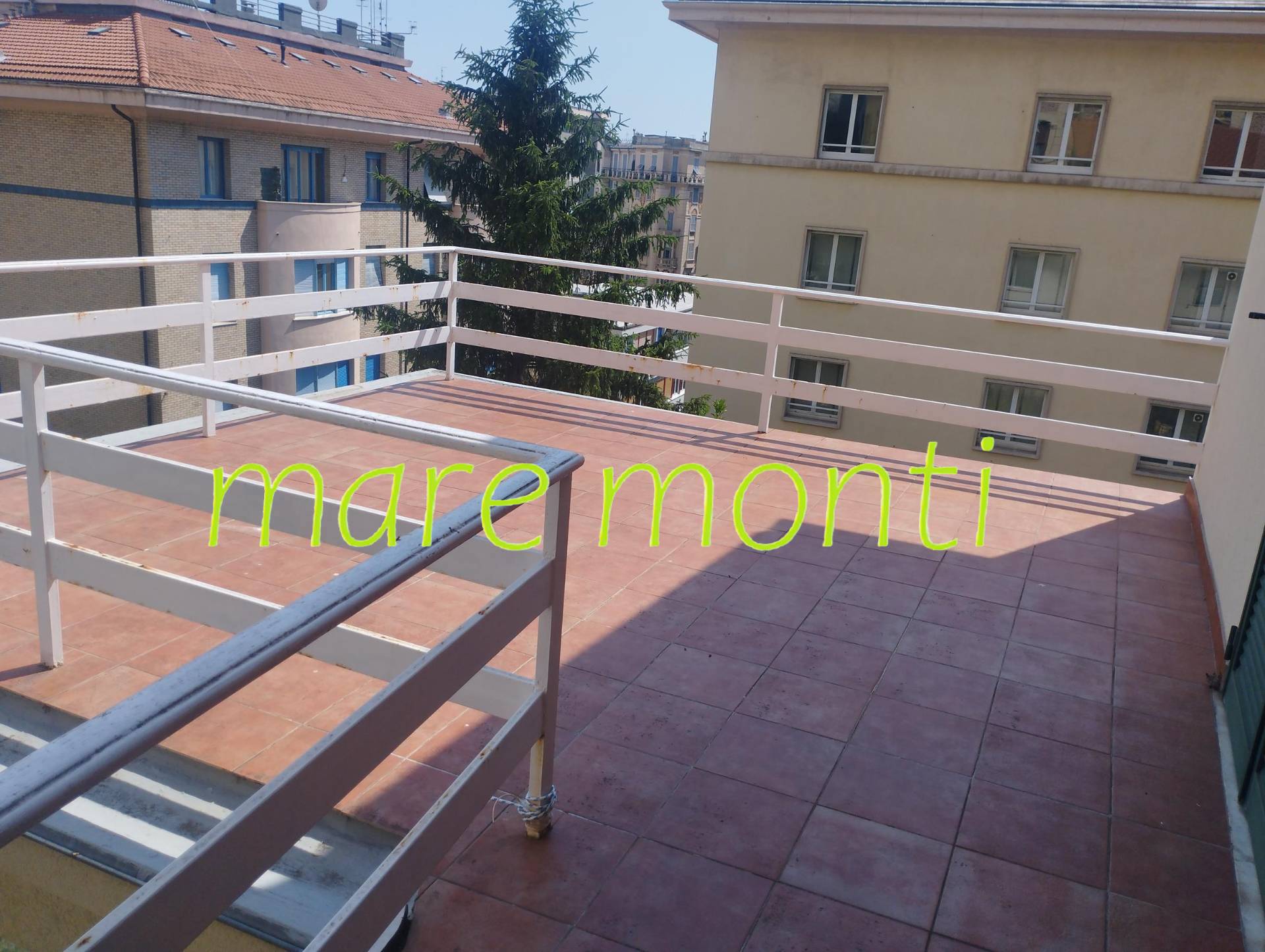 Appartamento in vendita a Savona, Centro