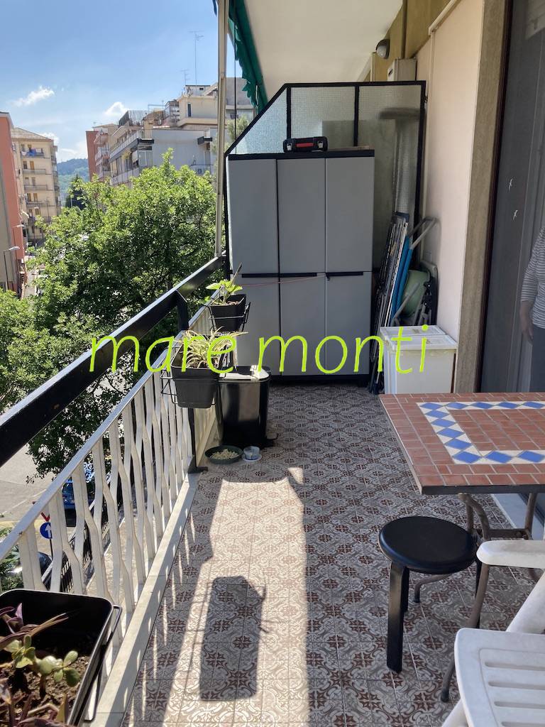 Appartamento in vendita a Savona, Via Mignone