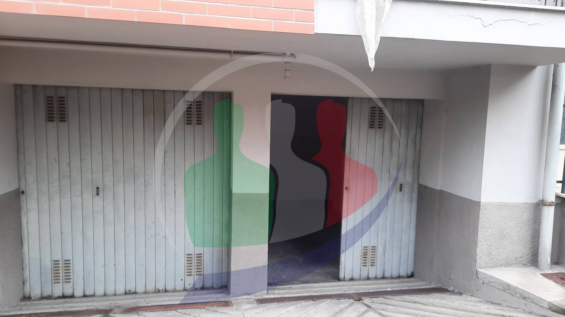 Box o garage in vendita a Moncalieri, San Pietro