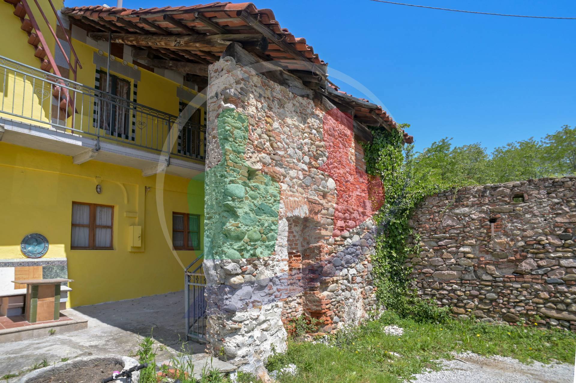 Cascina/Casale in vendita a Castellamonte, Spineto