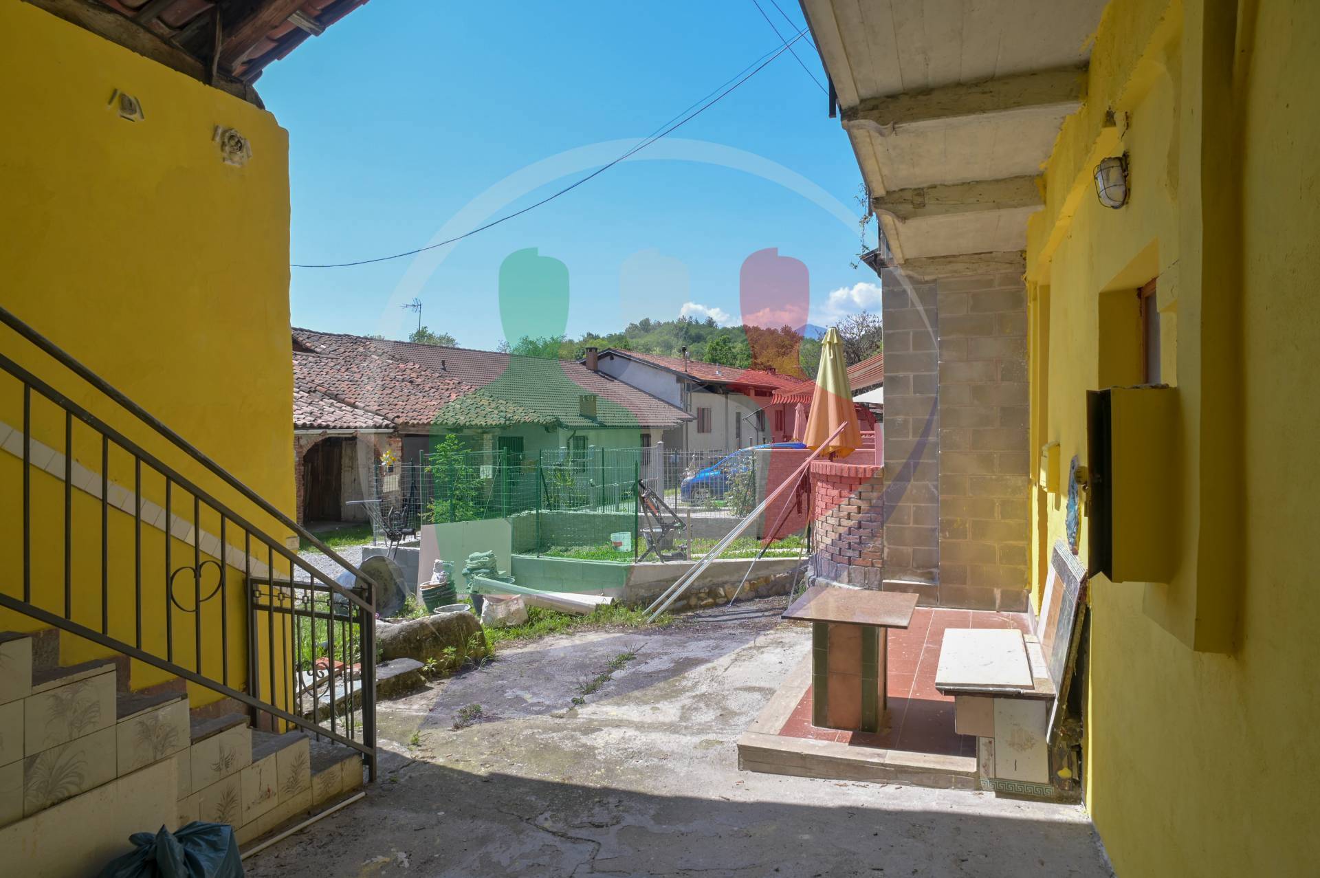 Cascina/Casale in vendita a Castellamonte, Spineto