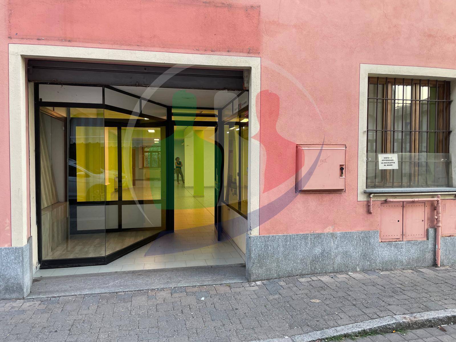 Locale commerciale in vendita a Vinovo, Centro