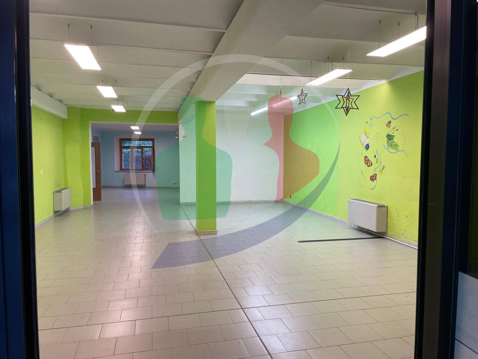 Locale commerciale in vendita a Vinovo, Centro